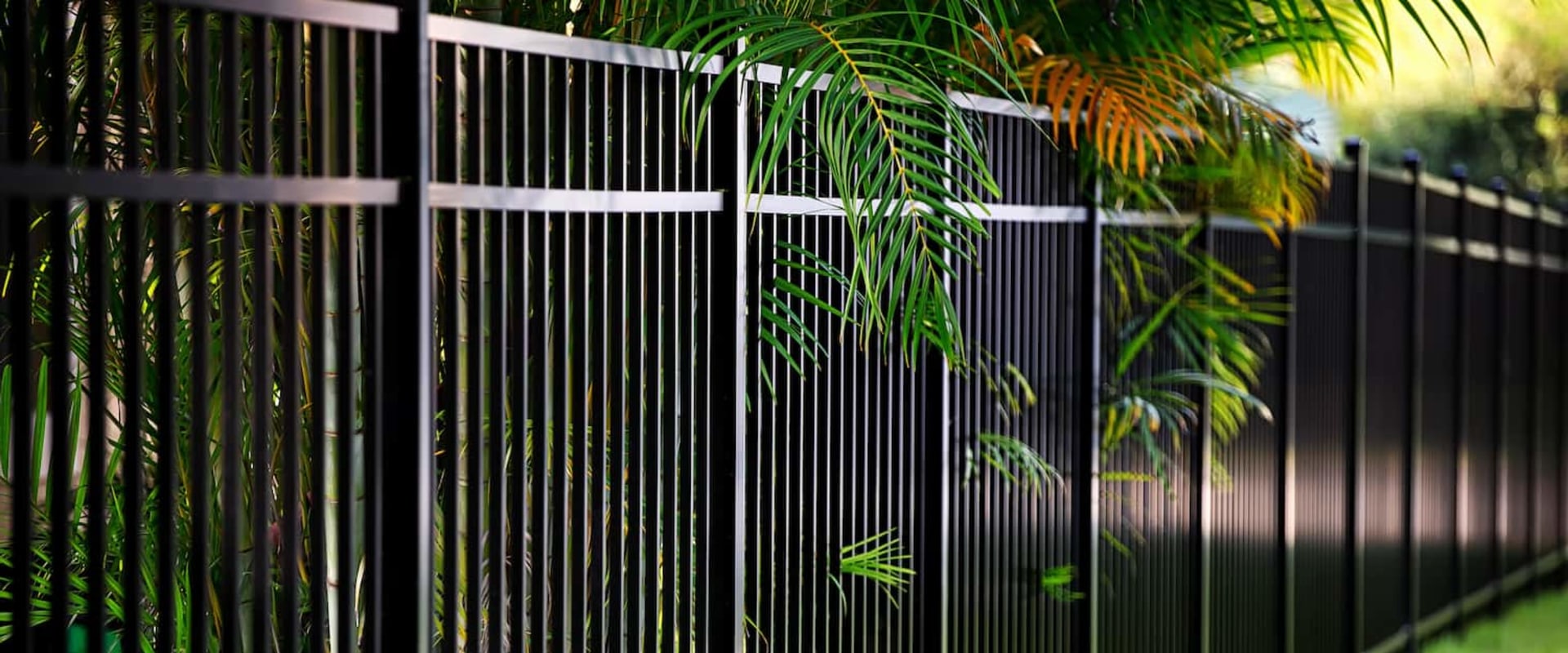 Exploring the Pros and Cons of Professional Fence Installation