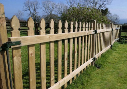 Wood Fencing Pros and Cons